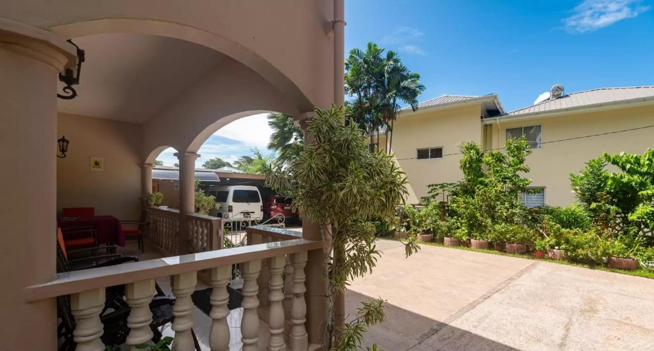Apartamento Chez Benoit Self Catering Victoria Exterior foto