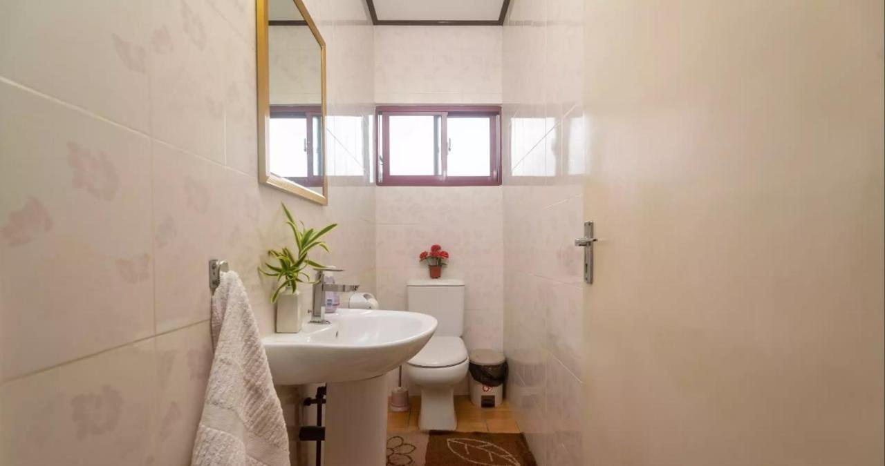 Apartamento Chez Benoit Self Catering Victoria Exterior foto