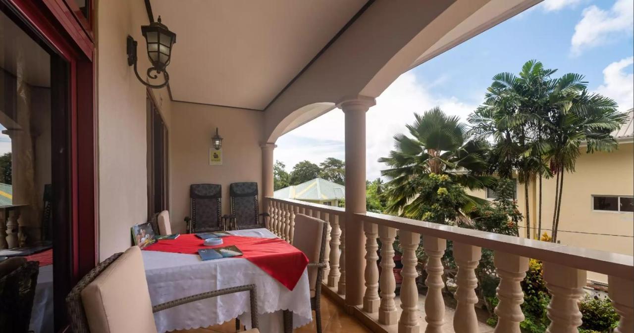 Apartamento Chez Benoit Self Catering Victoria Exterior foto