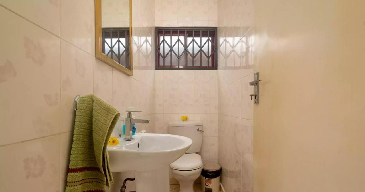 Apartamento Chez Benoit Self Catering Victoria Exterior foto