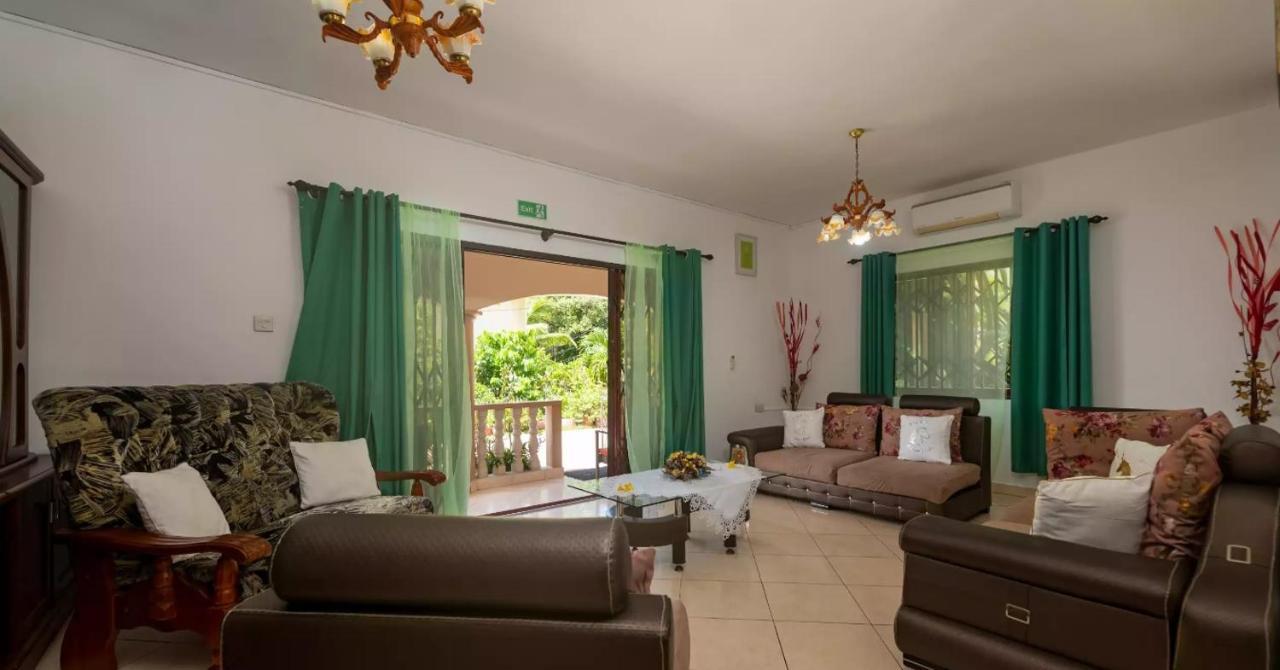 Apartamento Chez Benoit Self Catering Victoria Exterior foto